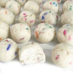 2-Ingredient Cake Batter Cheesecake Bites Recipe